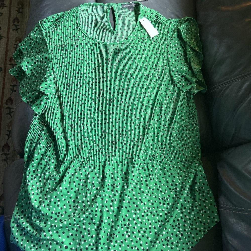 Adrianna Papel size large women’s top - Adriana